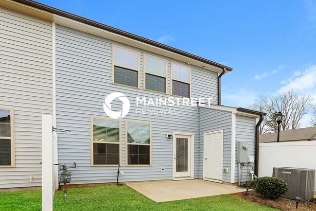 Building Photo - 3 Bedroom Pet-Friendly Home in Clayton, NC with Main Street Renewal