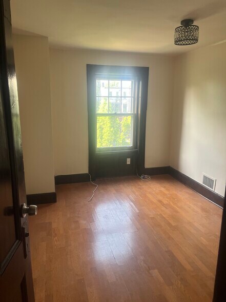 Building Photo - 582 Saint Marks Ave