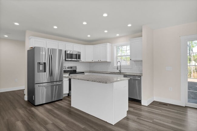 Building Photo - Cozy 3-Bedroom Home in Belvedere Plantation