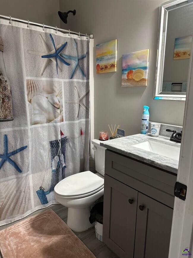 Building Photo - 201 Deven Ct