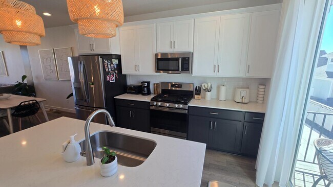 Building Photo - 7003 S Jordan Pkwy W