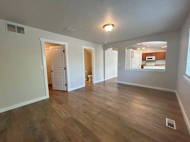 Building Photo - Beautiful4 Bedroom Home in Kuna