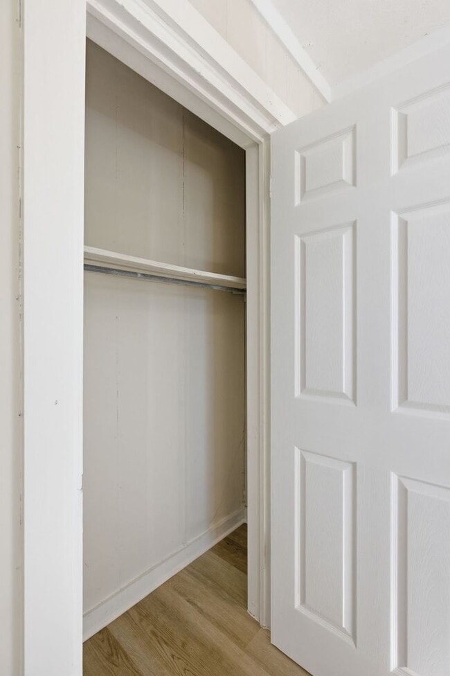 Building Photo - 116 Chester Ave