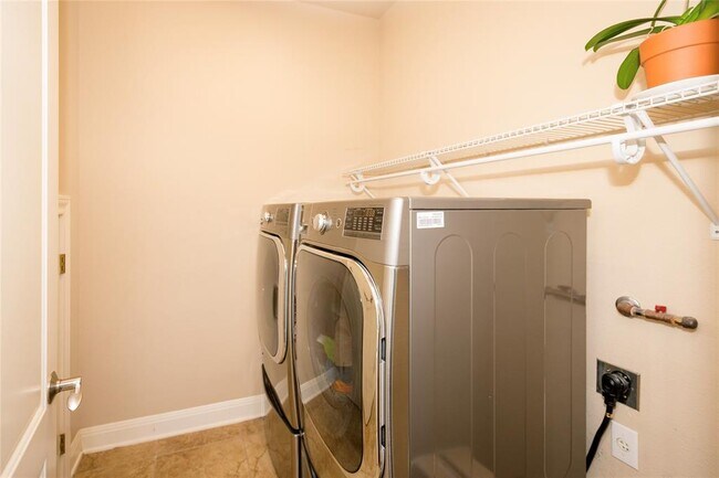 Building Photo - 2609 Old Hickory Cove