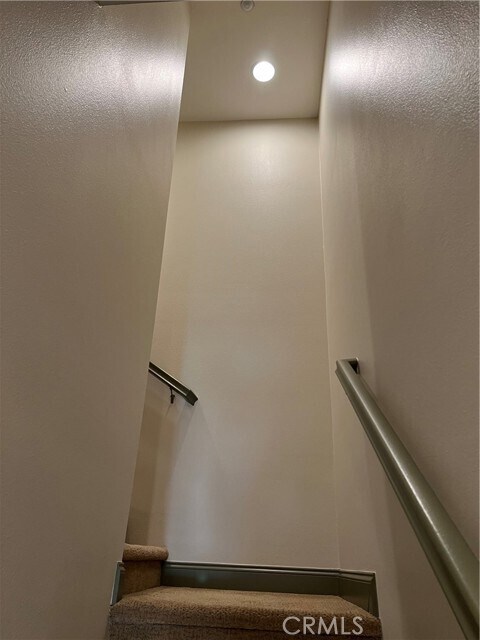 Building Photo - 31161 Sunflower Way
