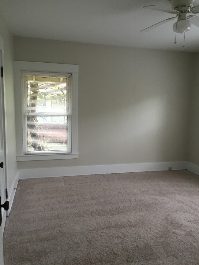 Building Photo - 1919 Plainfield Ave NE