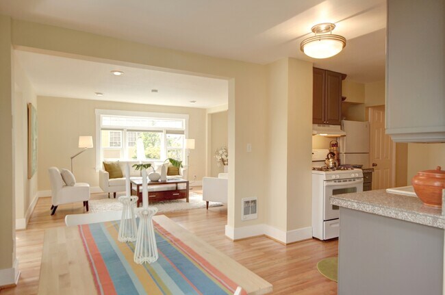 Building Photo - 502 NE 72nd St