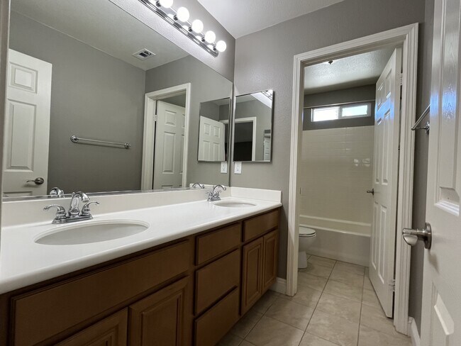Building Photo - 33812 Temecula Creek Rd