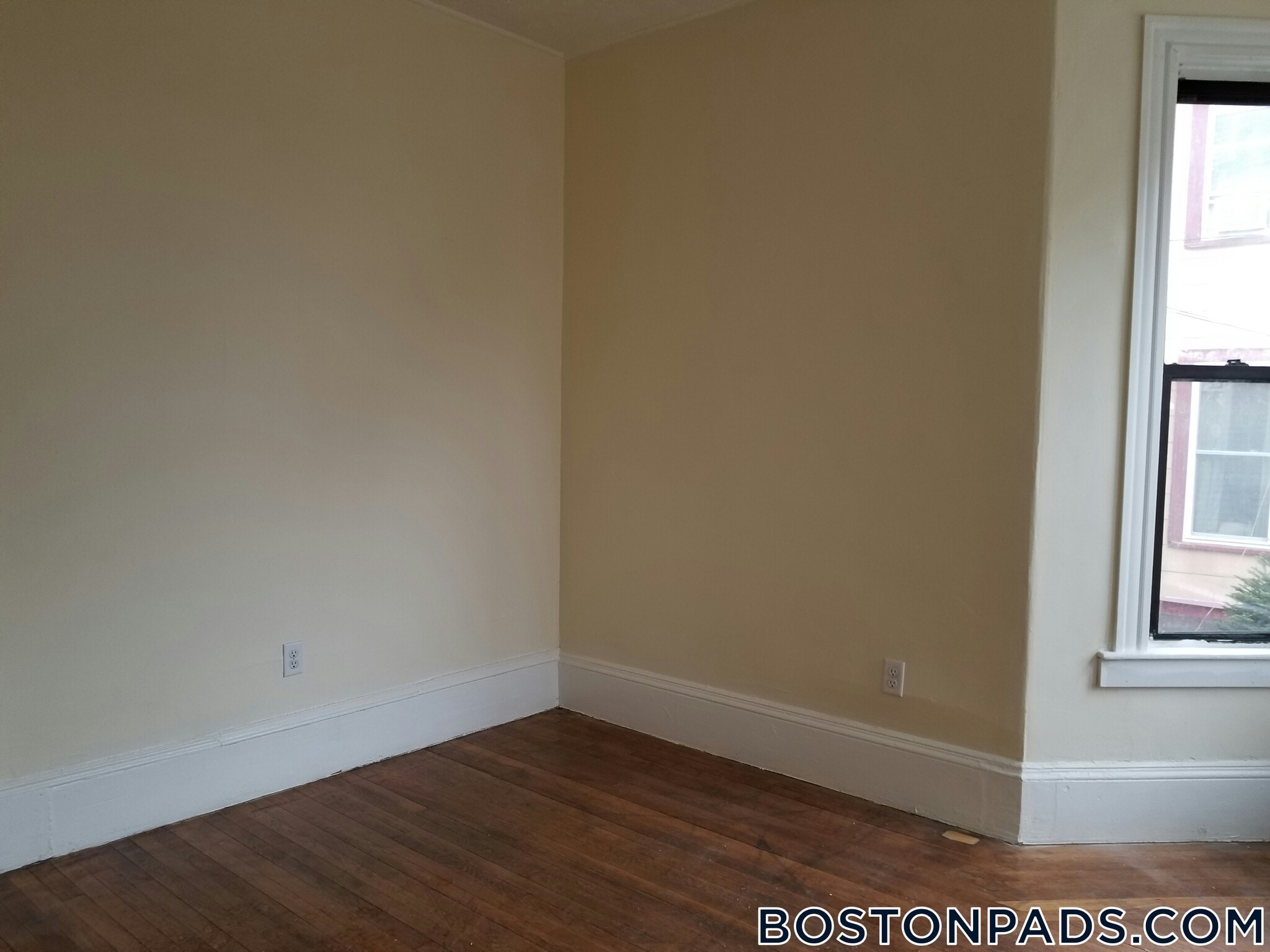 Building Photo - 81 Ruthven St