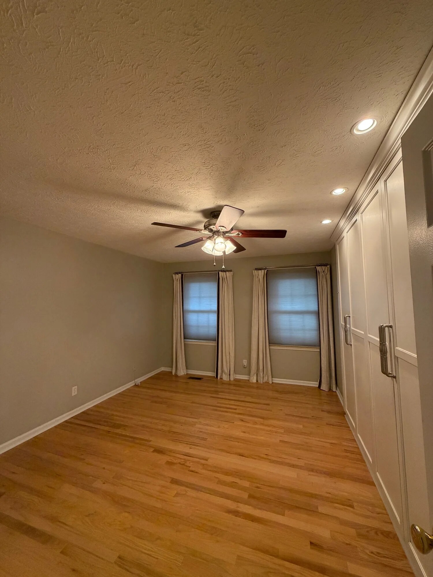 Building Photo - 1170 Lois Ln