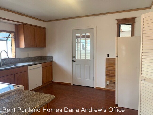 Building Photo - 2 br, 1 bath House - 6030 SW 170th Avenue