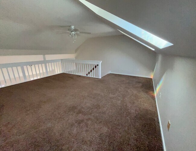 Building Photo - 713 Chimney Hill Ln