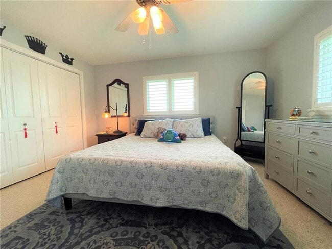 Building Photo - 17045 Dolphin Dr