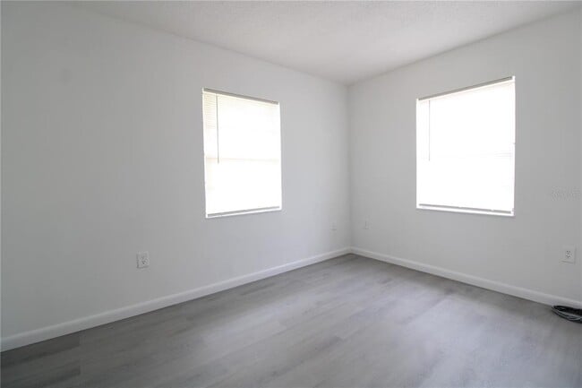 Building Photo - 1926 Honour Rd