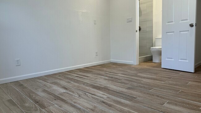 Building Photo - 2483 San Carlos St