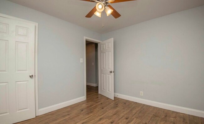 Building Photo - 2515 Wilson Ave
