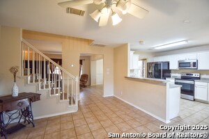 Building Photo - 222 Tapwood Ln
