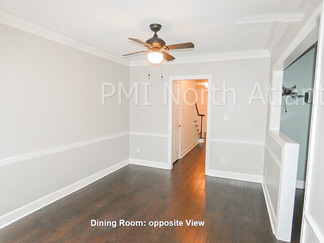 Building Photo - Now Available – Stunning 2-Bedroom Townhom...