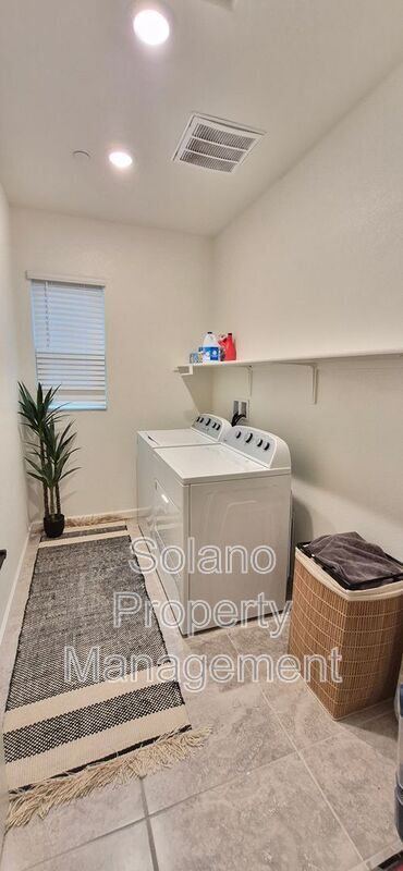 Building Photo - 2397 Sheldon Dr