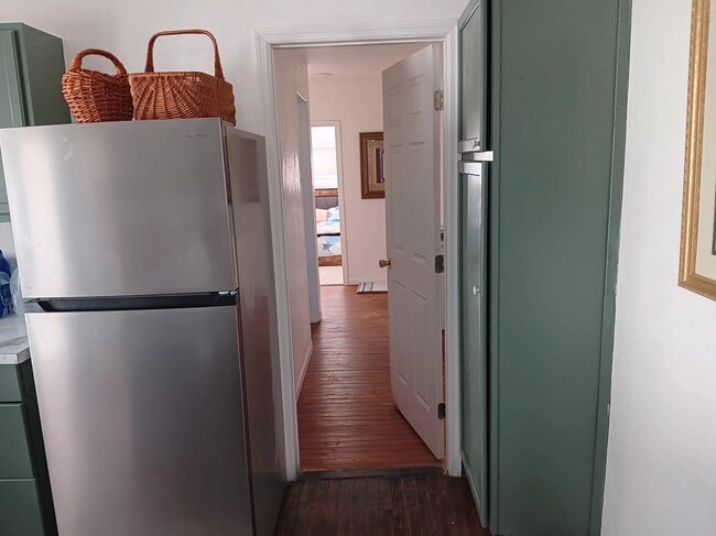 Building Photo - 206 2nd St NW