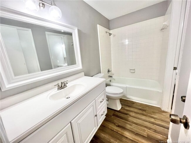 Building Photo - 105 Chisholm Ct