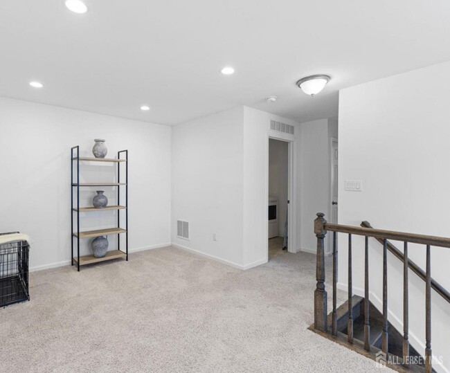Building Photo - 25 Larkspur Ln