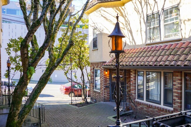 Building Photo - Tired of Commuting? This Amazing Townhome ...
