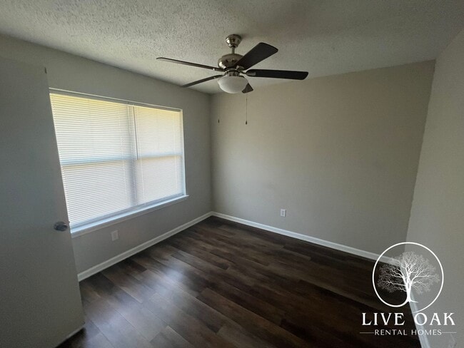Building Photo - 854 Ridgewood Way