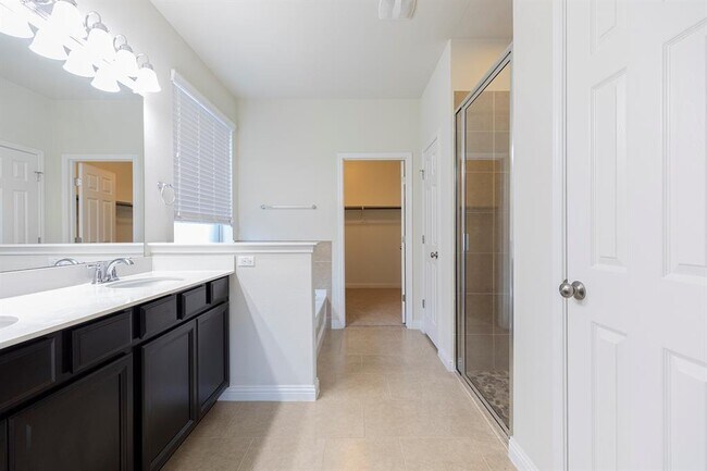 Building Photo - 3504 De Torres Cir