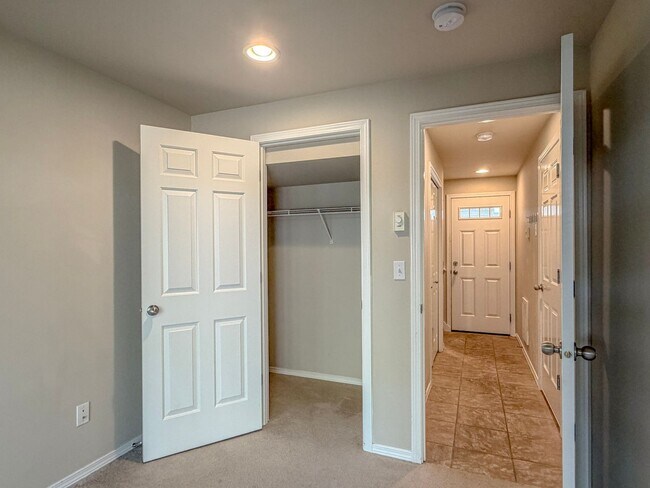 Building Photo - 3bd/2bth North Green Lake Townhome, $3,250/mo.