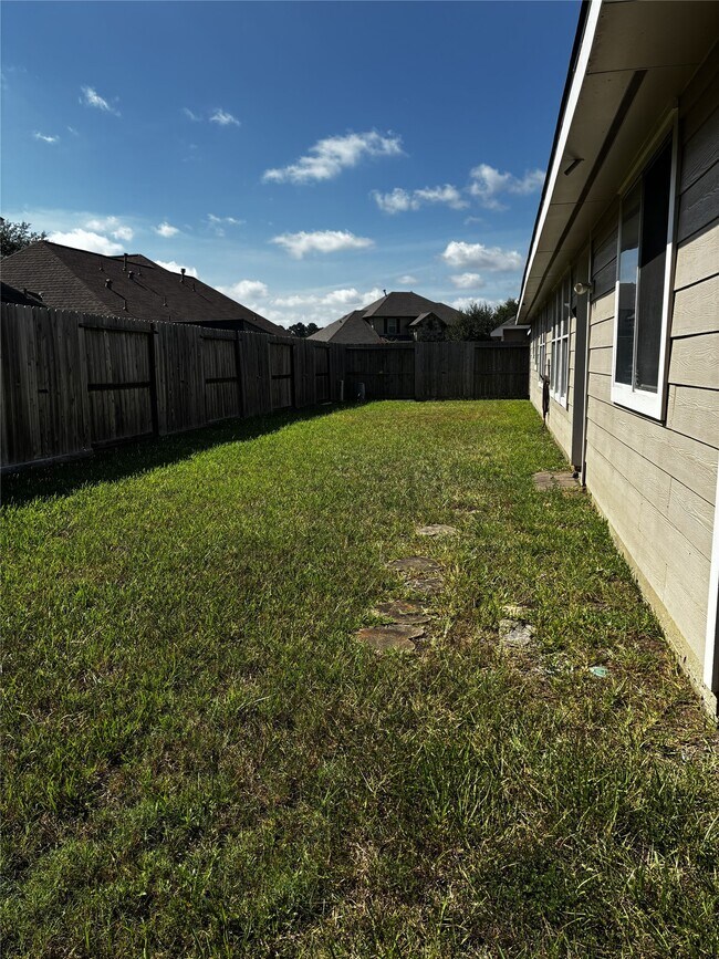 Building Photo - 22410 Barrell Springs Ln