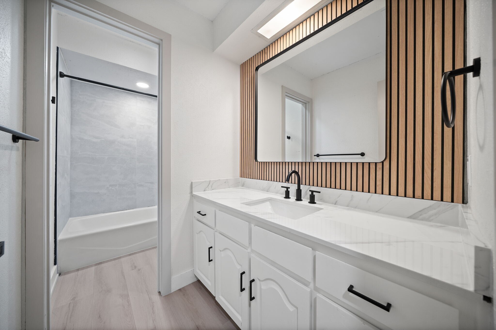 Building Photo - 9980 Brockbank Dr