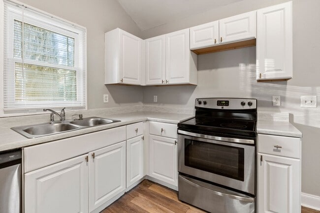 Building Photo - We Bringing Affordable Back - Intown Living - Voucher Approved!