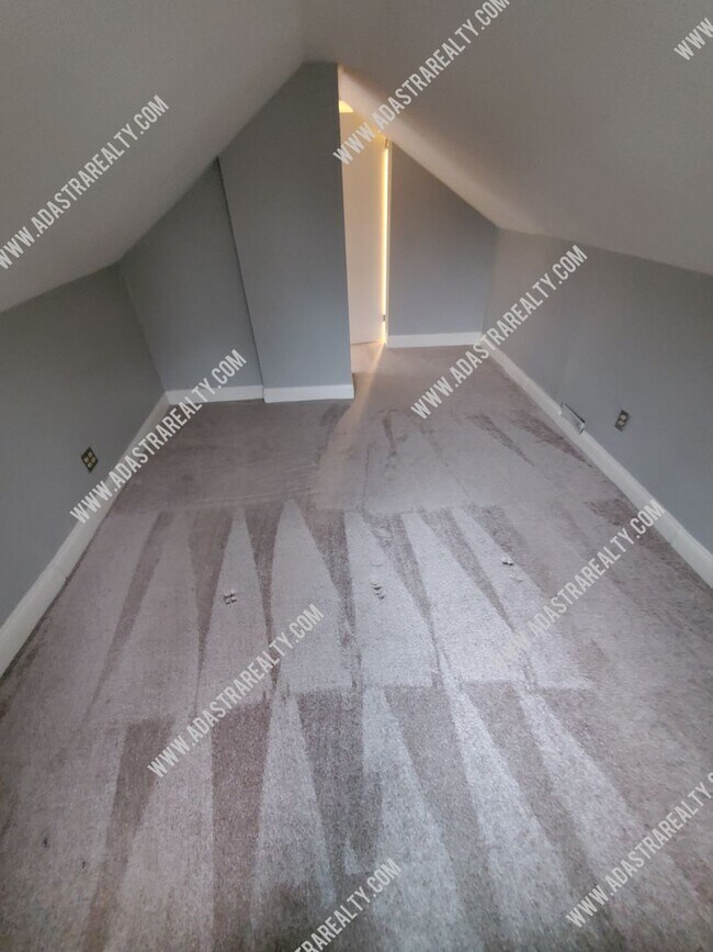 Building Photo - 4521 Fairmount Ave