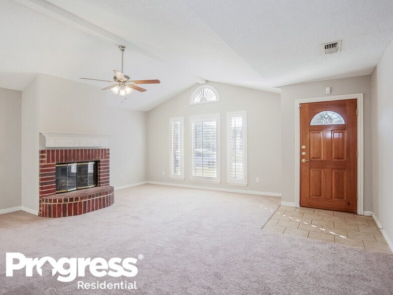 Building Photo - 4079 Tulip Tree Dr