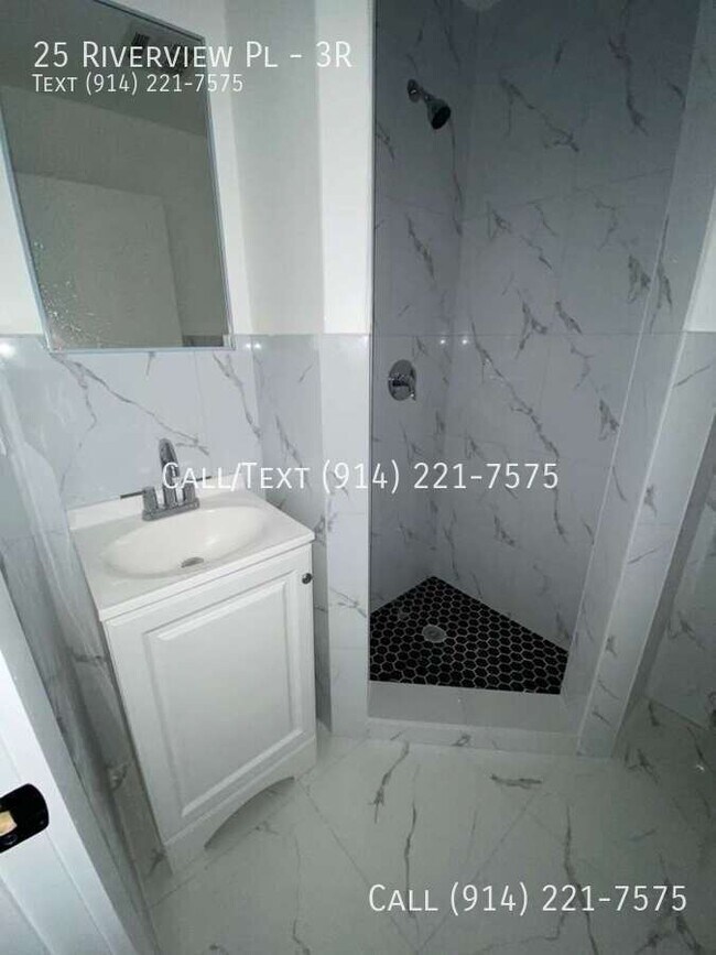 Building Photo - 25 Riverview Pl