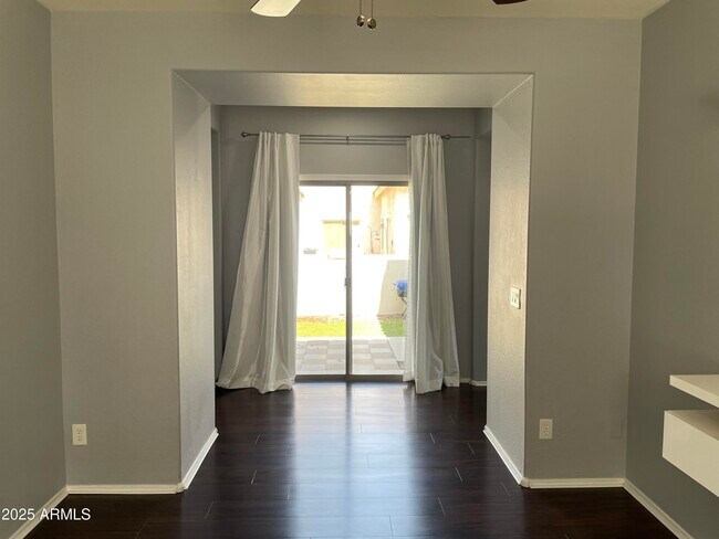 Building Photo - 14240 W Country Gables Dr