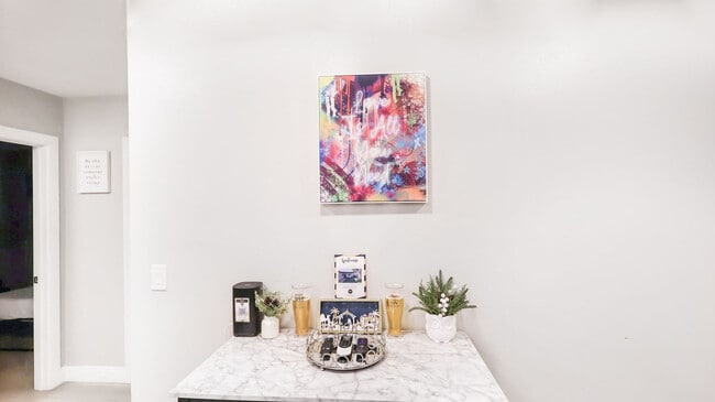 Building Photo - 1059 Gillespie Dr