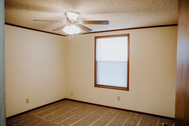 Building Photo - 2421 Madison St