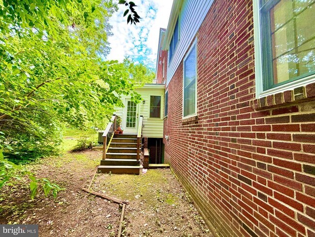 Building Photo - 7538 Morningside Dr NW