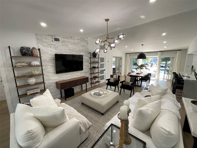 Building Photo - 3000 Jasmine Terrace