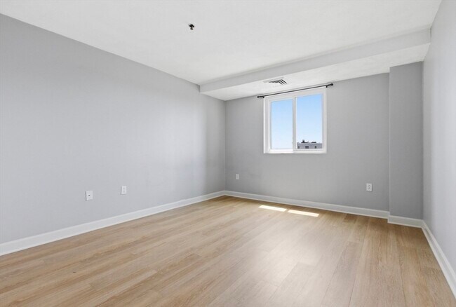Building Photo - 39 Parlin St