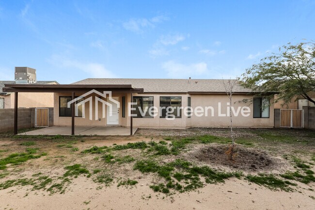 Building Photo - 1462 W Breakwell St