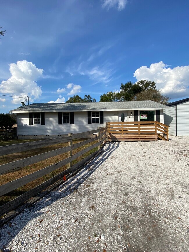 Building Photo - 12120 71st St E