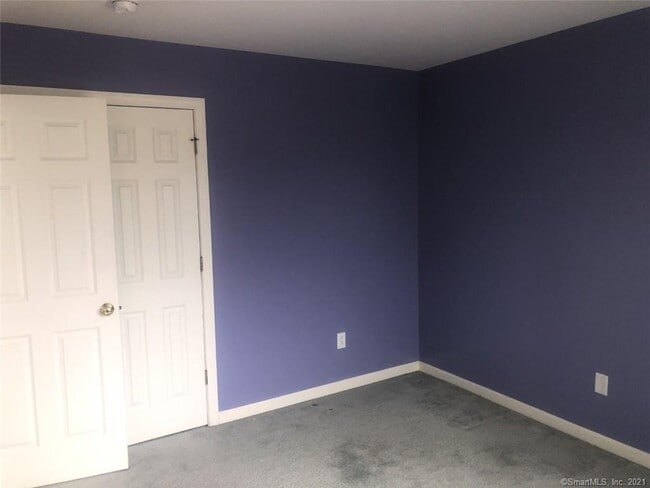 Building Photo - 560 Silver Sands Rd