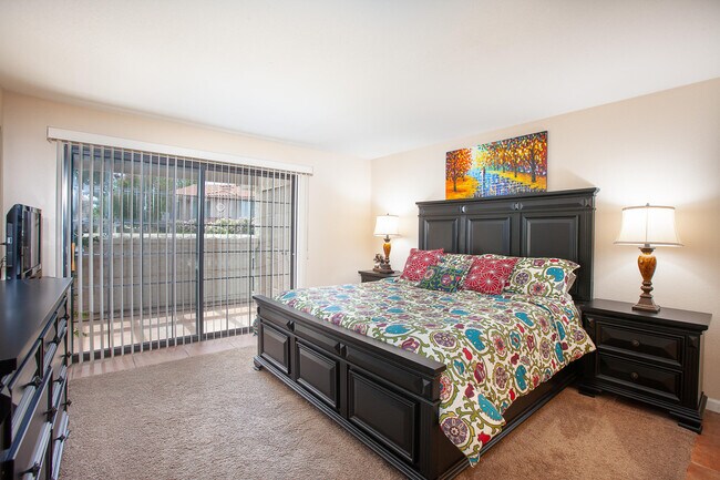 Building Photo - 500 S Farrell Dr