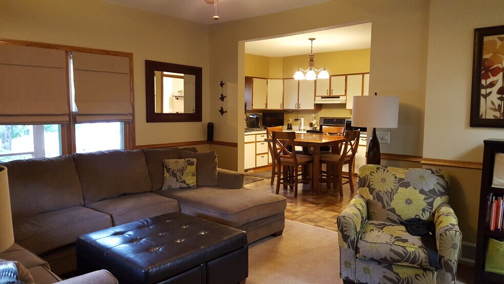 Living Room/Kitchen - 143 River St