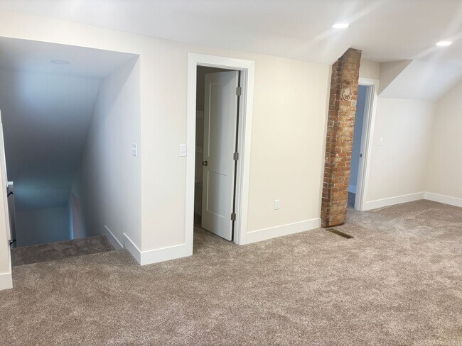 Building Photo - Newly Remodeled 4 Bedroom by Electric Works