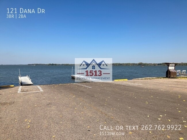 Building Photo - 121 Dana Dr