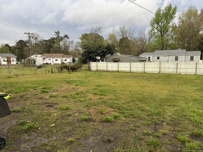 Building Photo - 305 Miller Blvd